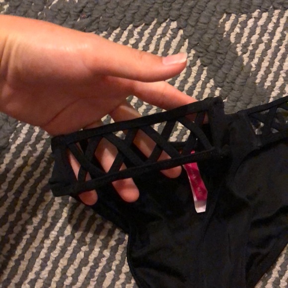 New without tags VS black bikini bottom - Picture 3 of 4